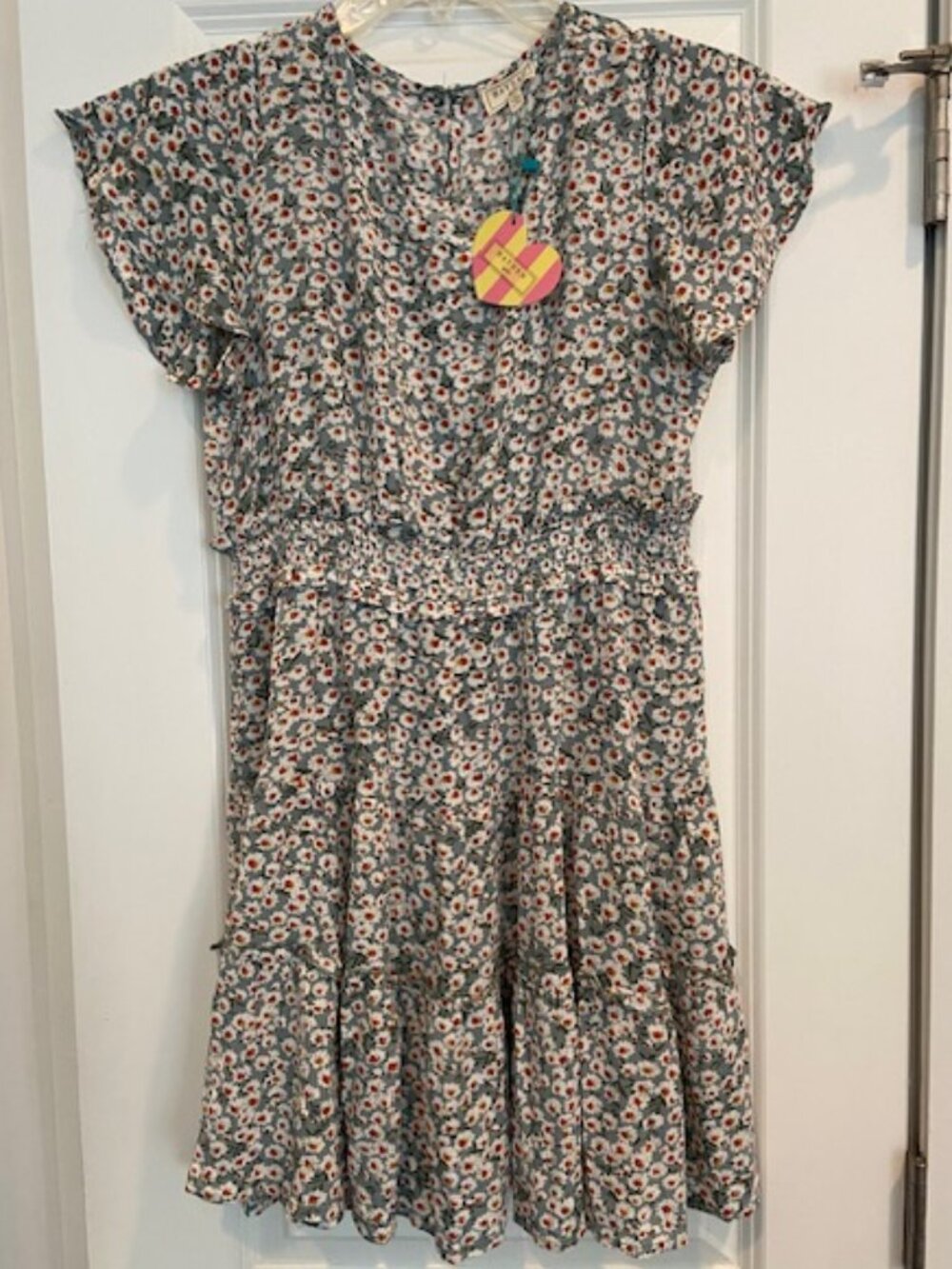 NWT Hayden Girls White Daisy Dress in Size XL (13-14 y.o.)